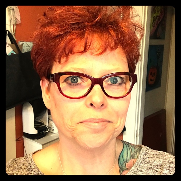 Meet your Posher, Sheila - Picture 1 of 6